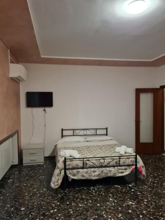 Landlady Airport Orio Bergamo Ida Hotel Orio al Serio Buitenkant foto